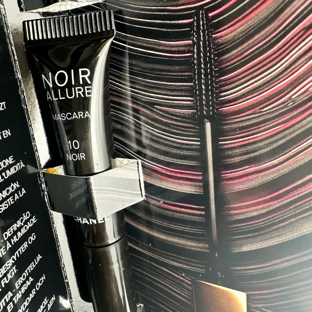- Chanel Allure Noir mascara x 2